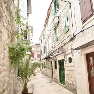  Apartment Luka's Amber In The Center Of Croatia