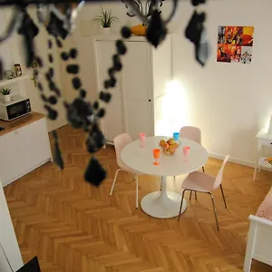  Apartment Corner 2 Cracow I Old Town I Big & Balcony Poland
